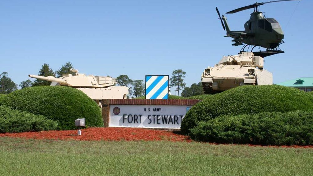 Fort  Steward just 3 minutes away.